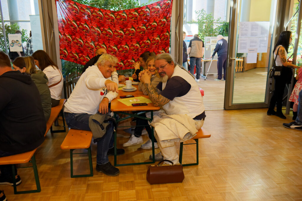 Vereinsfreunde bei der Pause
